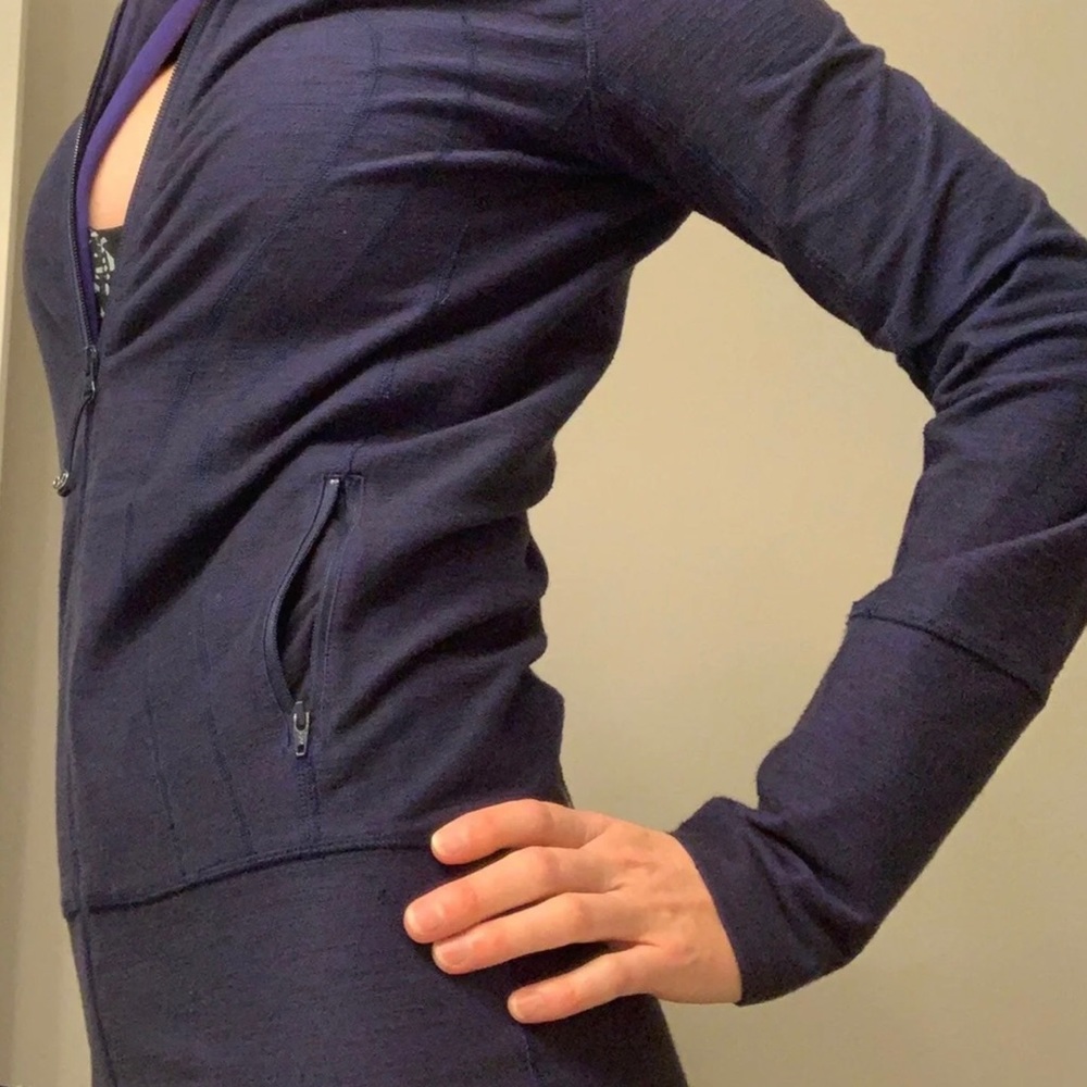 Lululemon Define Jacket in indigo size 6